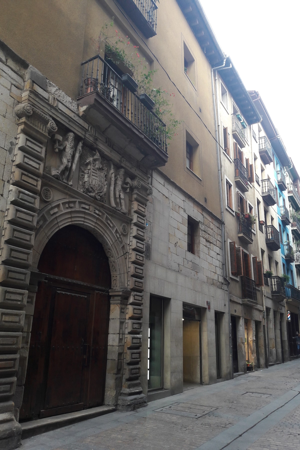 Entdecken Sie die Altstadt von Bilbao