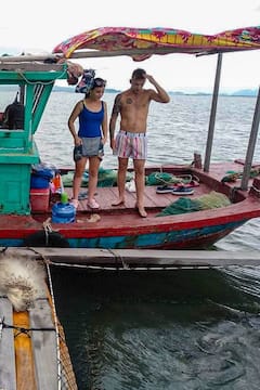 Visita el pueblo pesquero de Ha Long