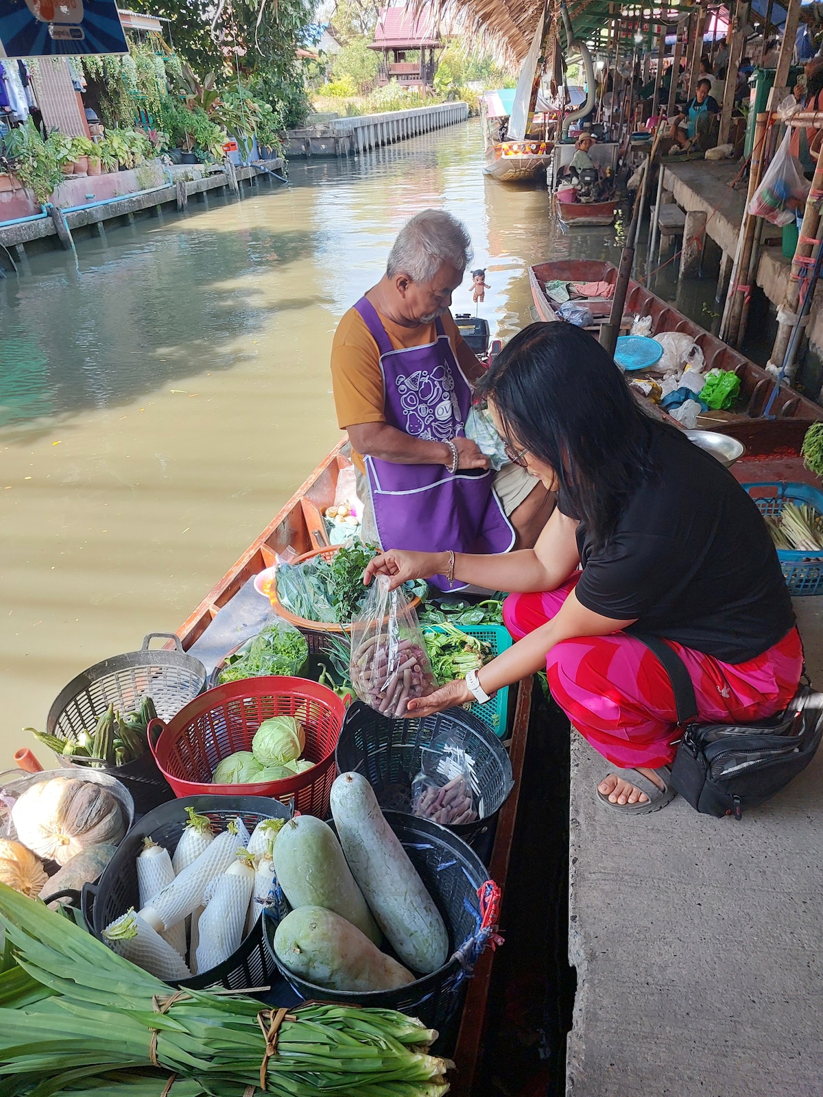 2Floating markets and boat ride to Orchid farm