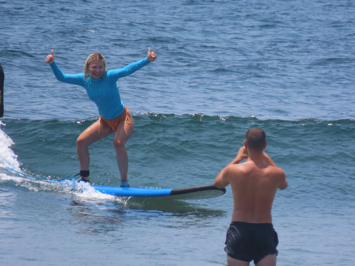 Uluwatu surf lesson for beginner & intermediate
