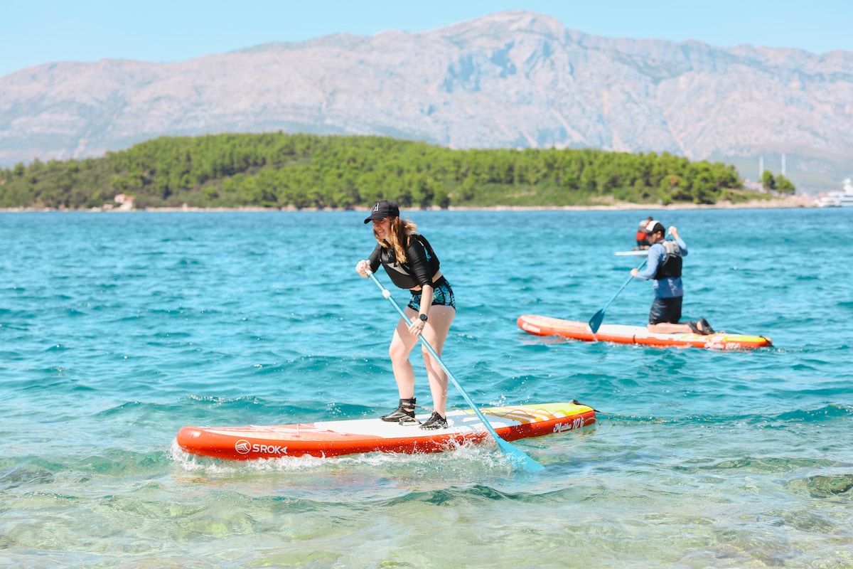 Erkunden Sie die Küste von Lumbarda mit dem Paddleboard