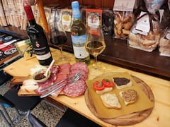 სიენის გაცნობა (ლანჩი და ღვინო შედის)