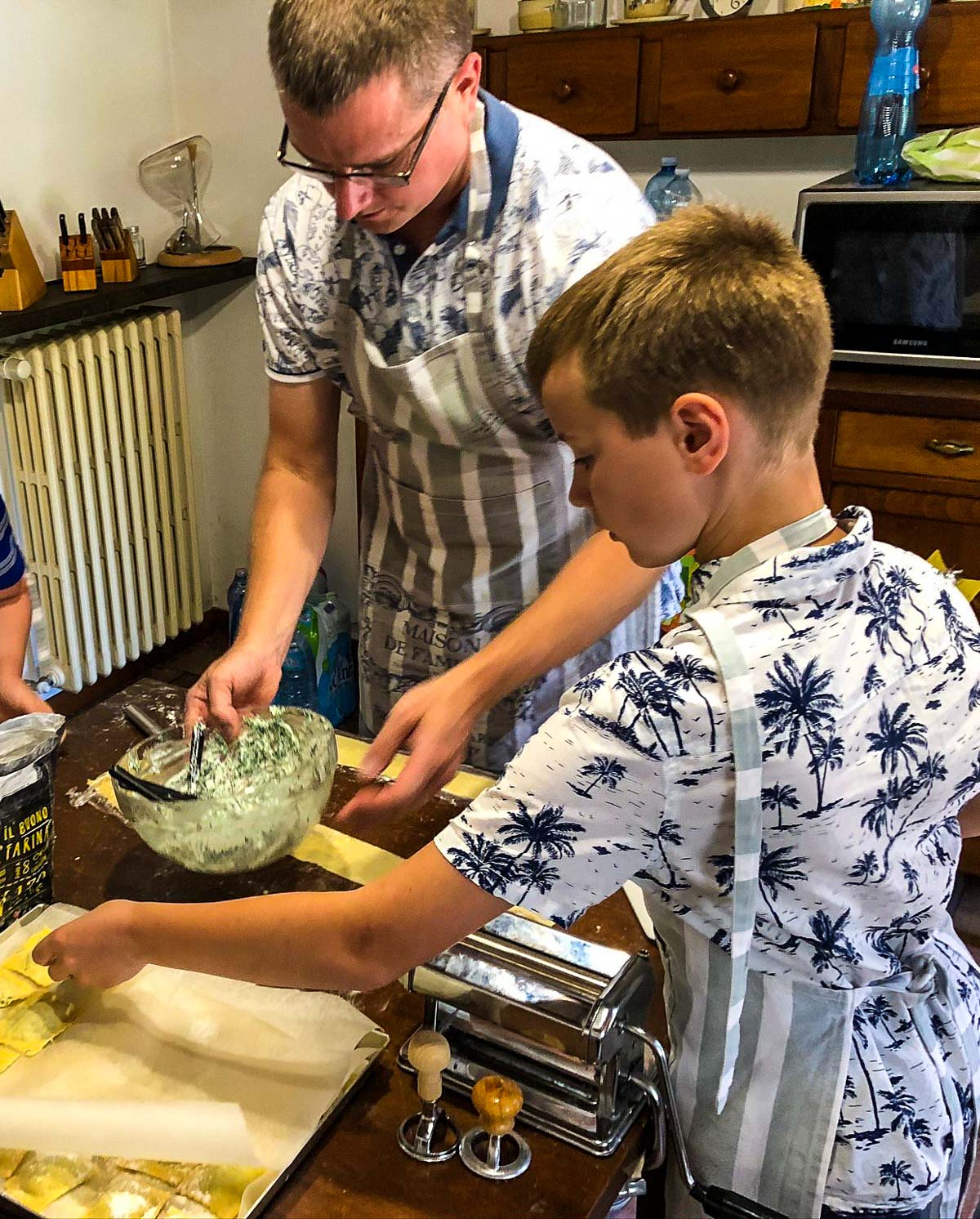 Kochen und Mittagessen im Wald