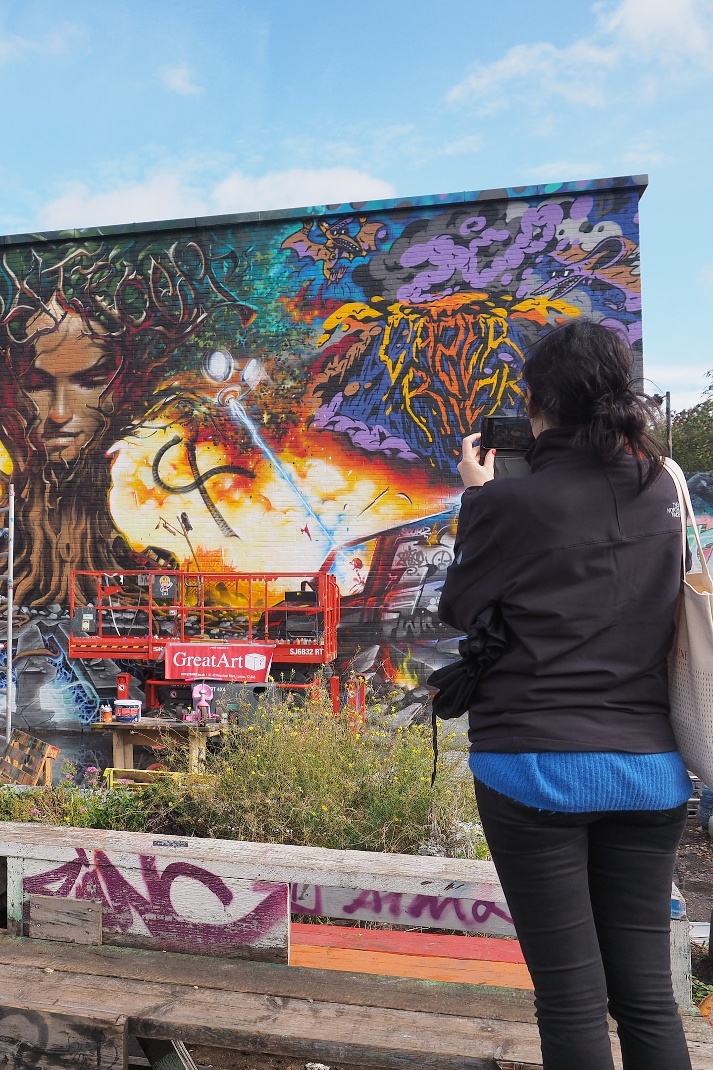 Uncover Shoreditch's vibrant street art · ☆4.95