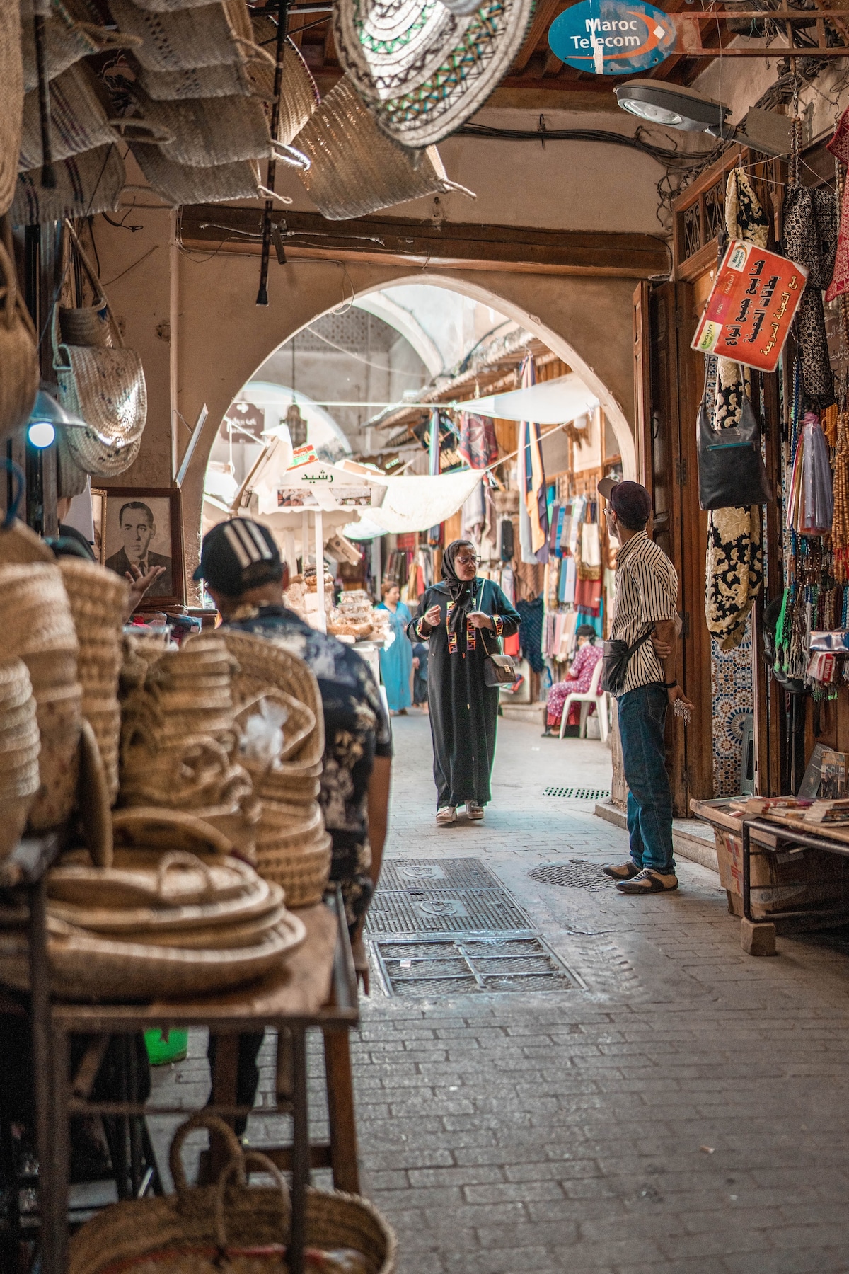 The map is not the territory, Fez with a local