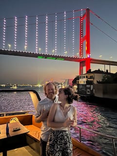 Croisière en yacht sur le Bosphore au coucher du soleil pour groupe privé à Istanbul