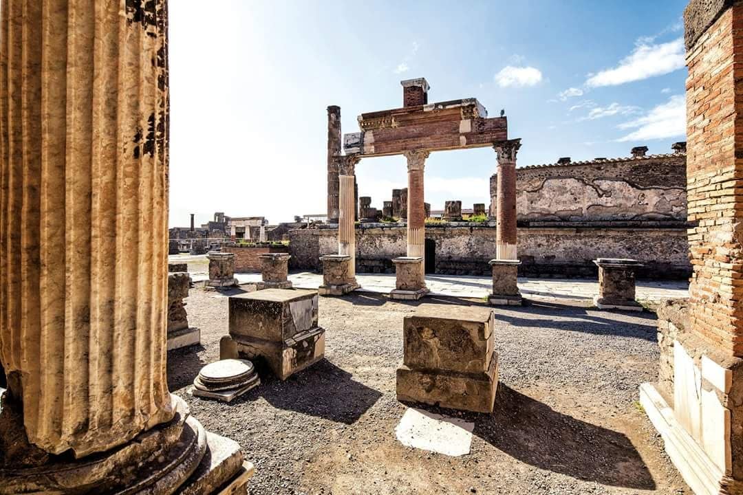 Explore Pompeii with an archaeologist Tkt included