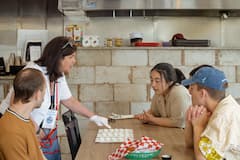 טעימות בשכונות שיקגו מסייגון ועד שטוקהולם