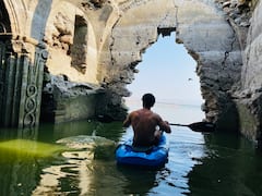 Kayak a la antigua iglesia hundida