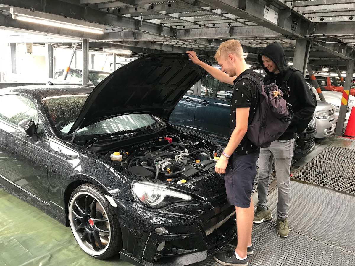 Wholesale car auctions with an experienced buyer