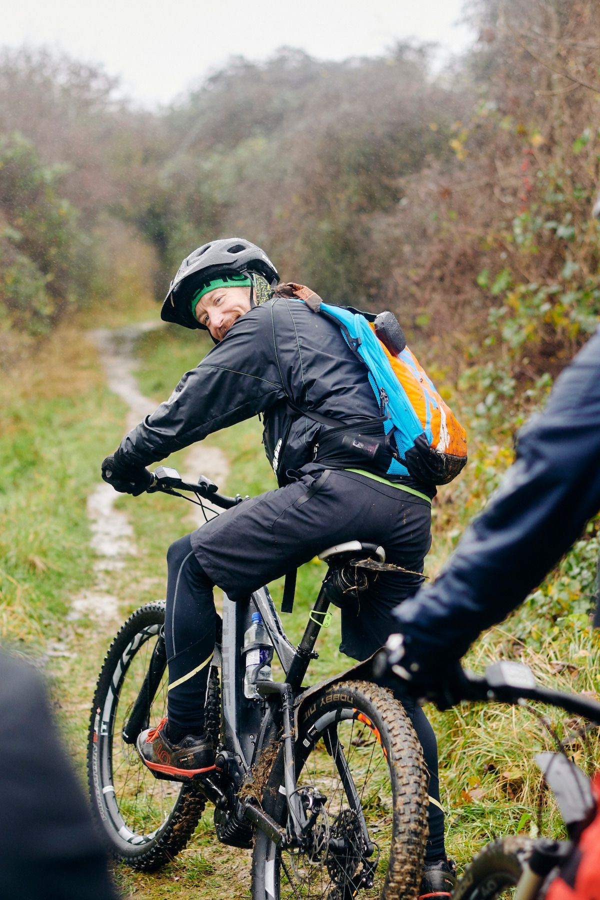 Გაისეირნეთ შვიდი დის და ფრისტონ-ფორესტით eBike-ით