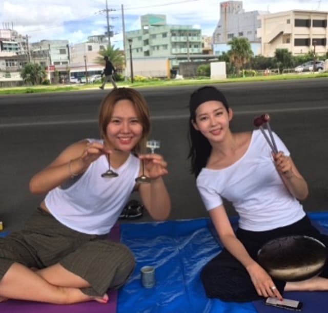 Atslābinieties ar jogu, meditāciju un dziedinošām skaņām