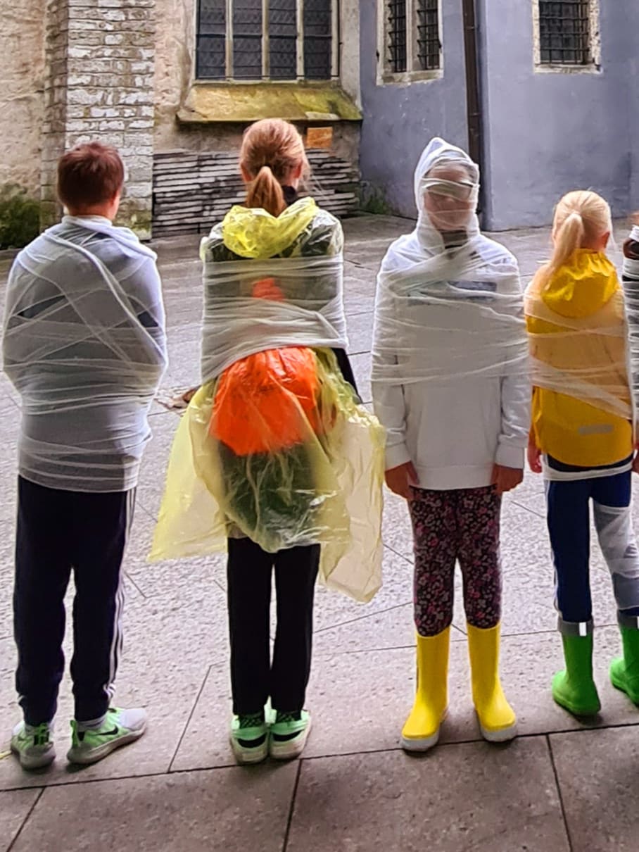 Meet Tallinns ghosts in the old city