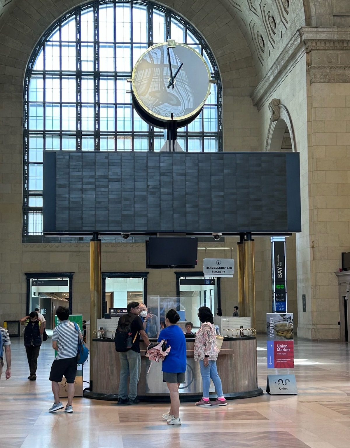 P A T H - Toronto’s Underground City