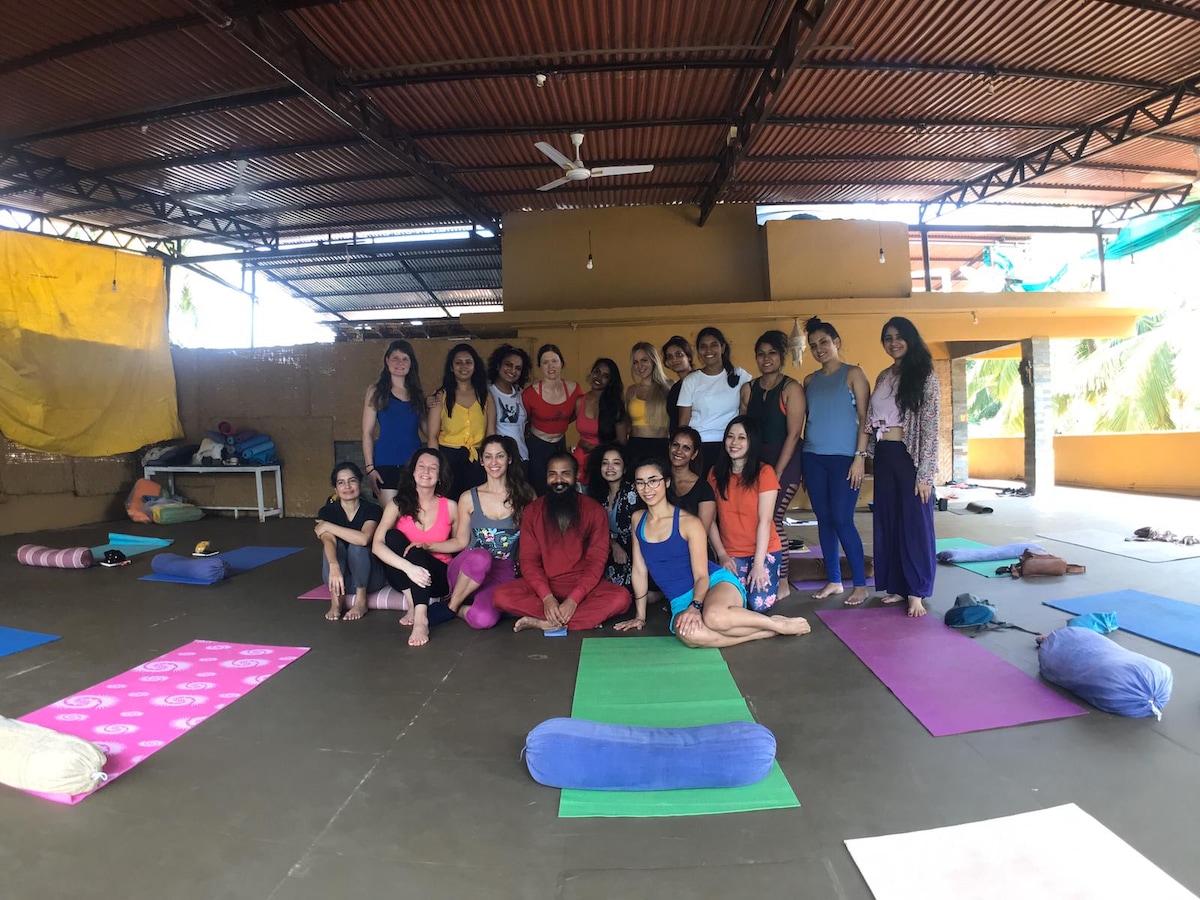 Practice the art Osho Meditation in Mandrem