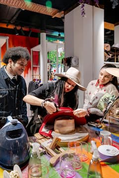 Craft bespoke hats in Parisian workshop