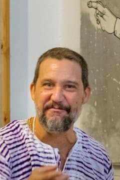 ללמוד לנגן בתופים אפרו-פורטוריקניים