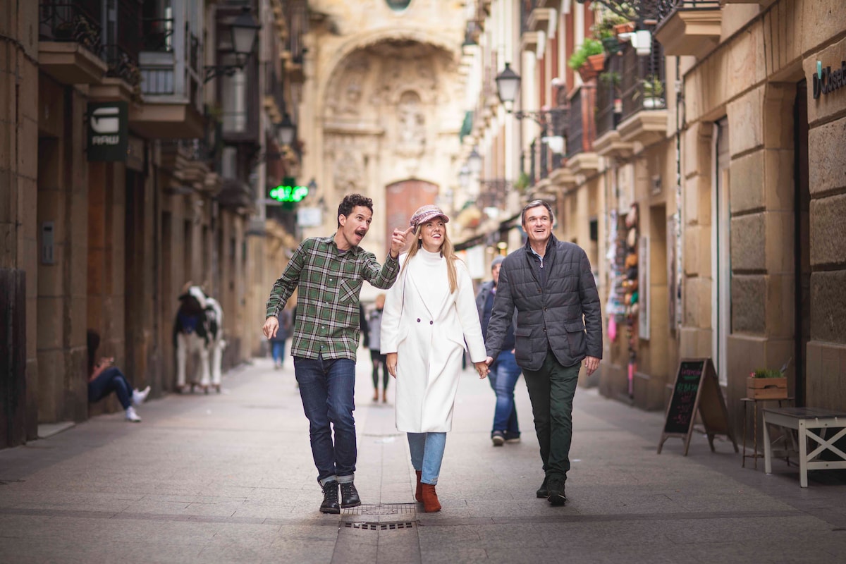 Chef-Curated Pintxos & Wine Tour of San Sebastián