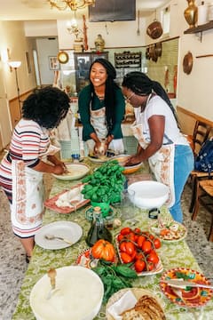 Cocina clásicos italianos en un jardín secreto de Sorrento