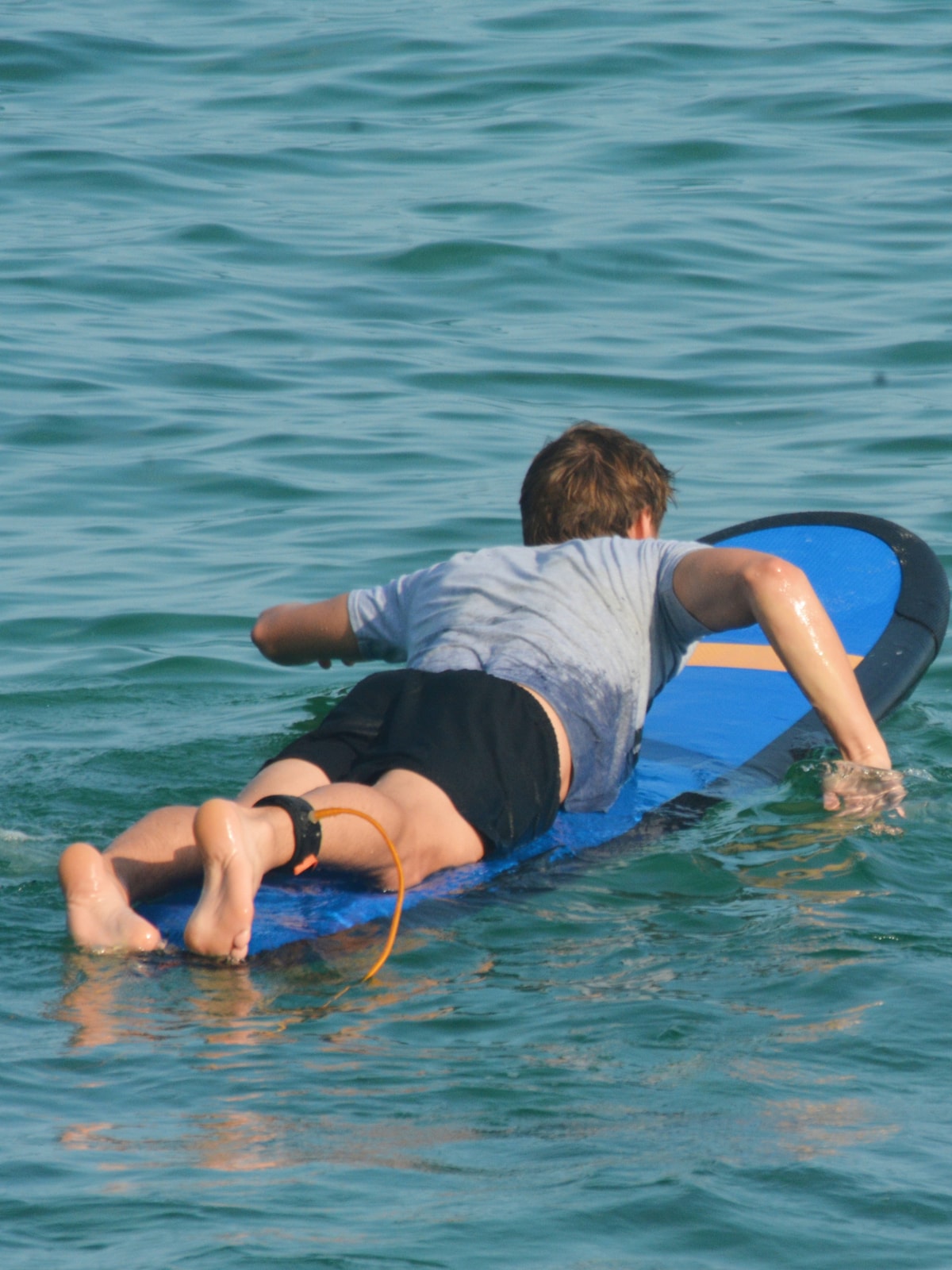 Surfnesia surf lesson and guiding