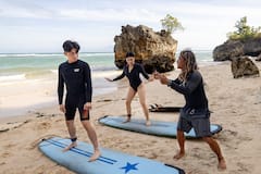 Clase de surf y guía con Surfnesia