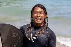 Clase de surf y guía con Surfnesia