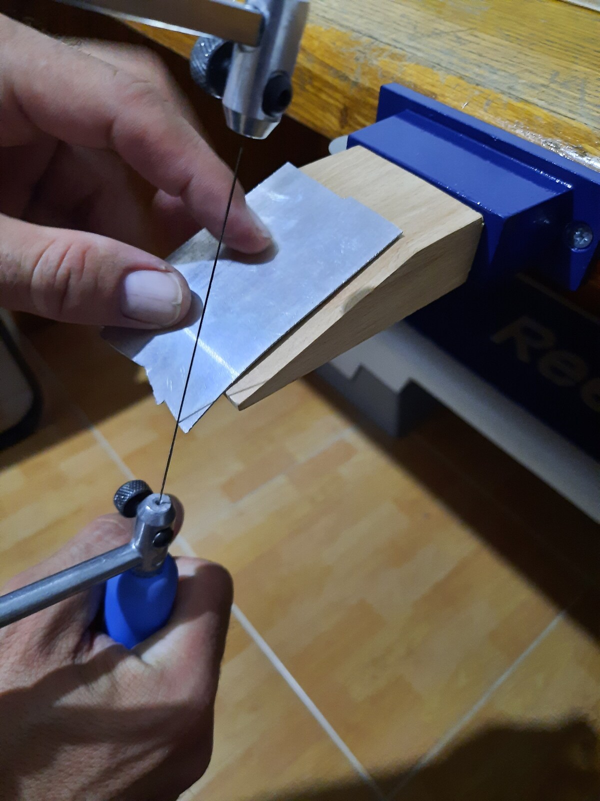 Craft a simple silver ring in a session