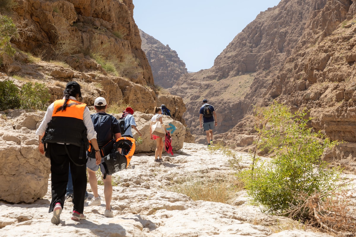 Wadi Shab โ Visit the Waterfall in the Cave