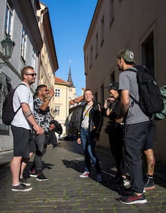 Tour único por Praga: Old Town Road con comida y cerveza