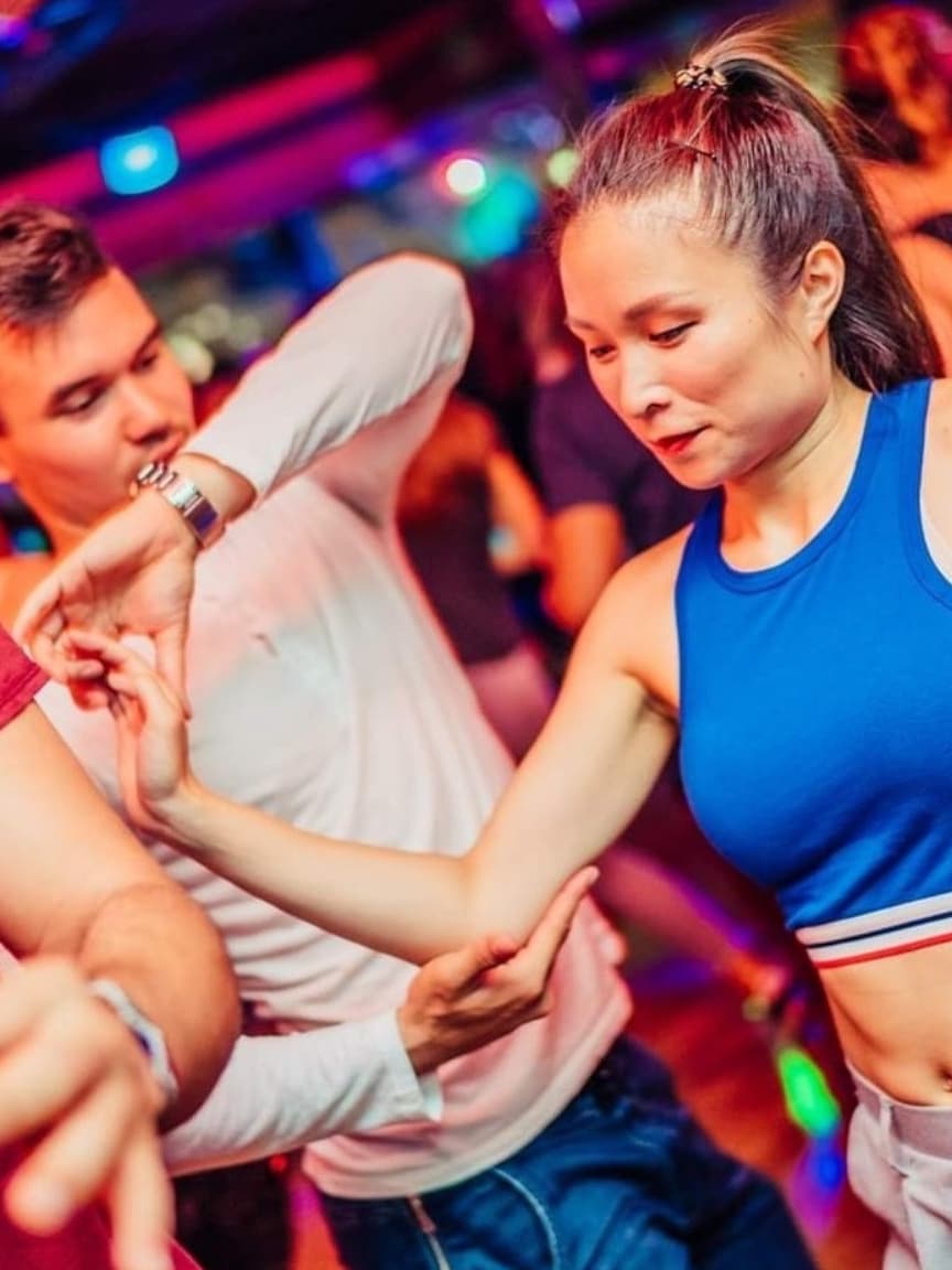 Learn to dance Bachata/Kizomba [ideal for couples]