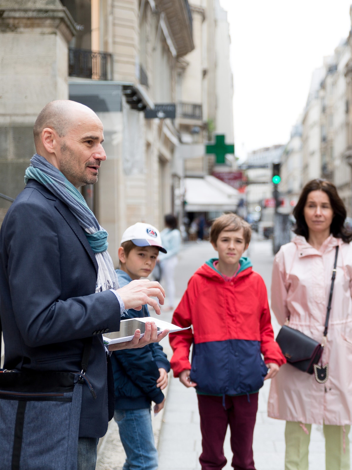 Walk the path of the kings & queens in the Marais