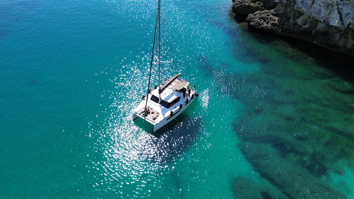 Sail to the Devils Saddle by catamaran