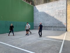与当地人一起购物、烹饪和享用巴斯克美食