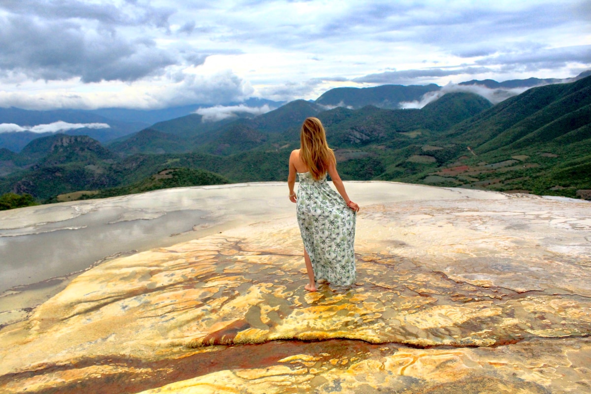 זריחה ב-Hierve el Agua, מסקל קדמוני, עץ טולה
