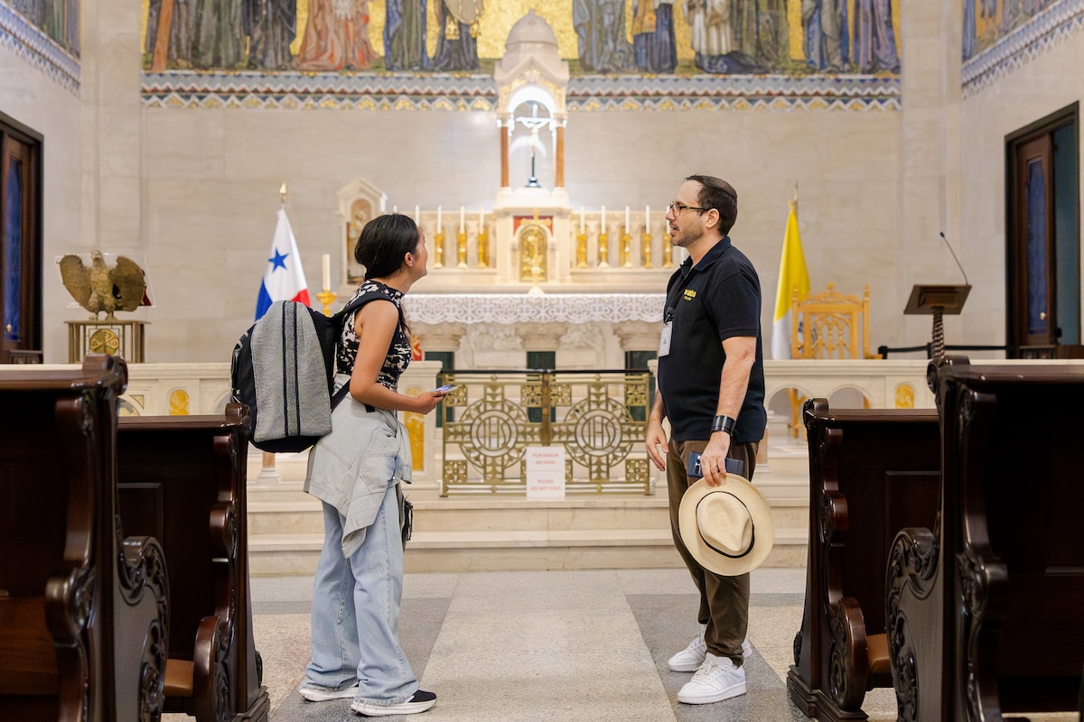 Discover Casco Viejo Secrets