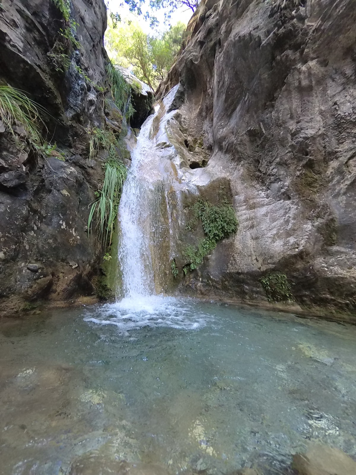 Hiking Saltillo gorge and white village
