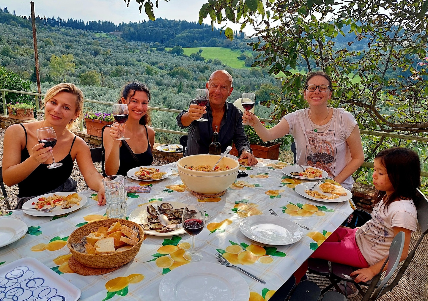 Family farm Tuscan olive oil experience · ☆4.98