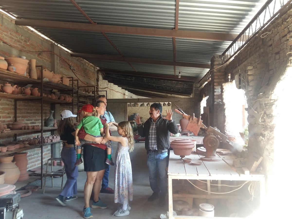 Explore Tonalá’s artisan market