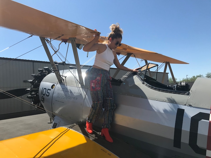 オープンカビンの複葉機で飛行レッスンを受けよう · ☆5.0