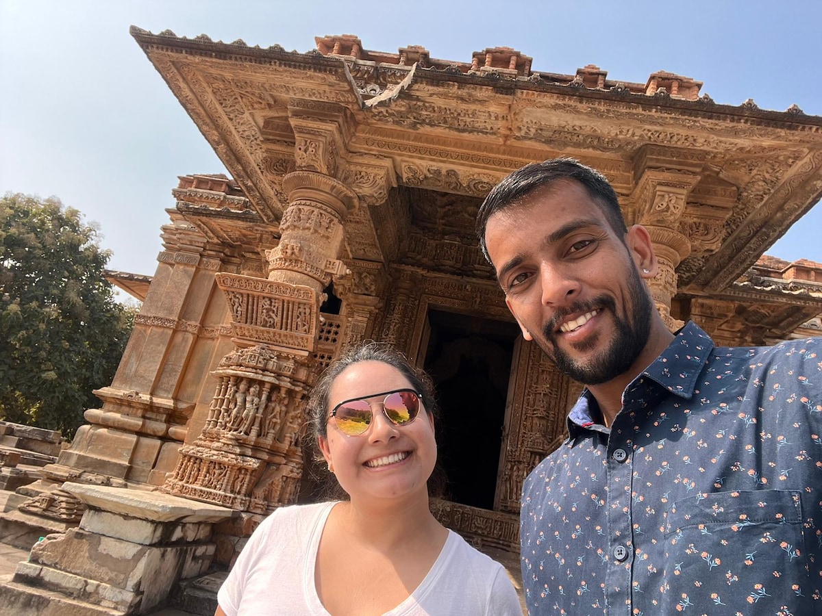 Village tour with Cooking & Lunch at Local Family