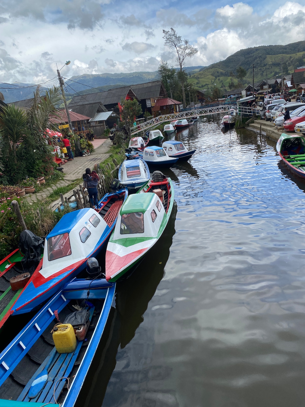 Visit Laguna de la Cocha