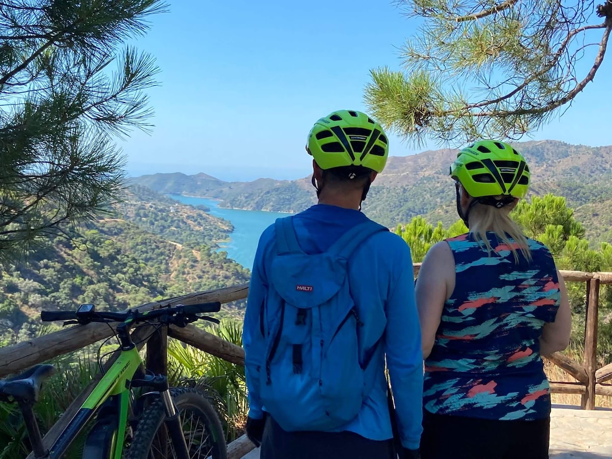 E-bike Explorer Tour