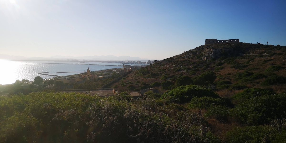Cagliari: Fort of SantIgnazio and NatureTherapy