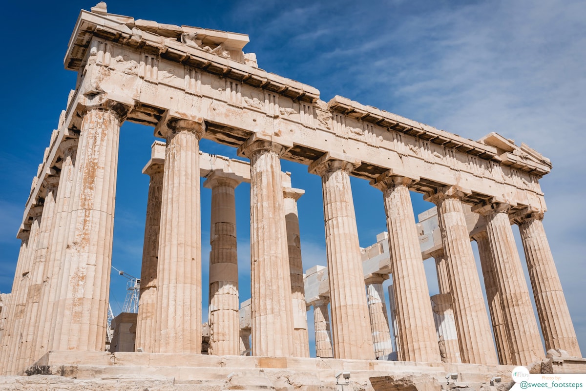 Acropolis tour with entrance tickets included