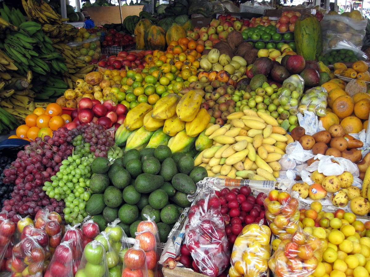 Visit Madeiras farmers market with a local expert