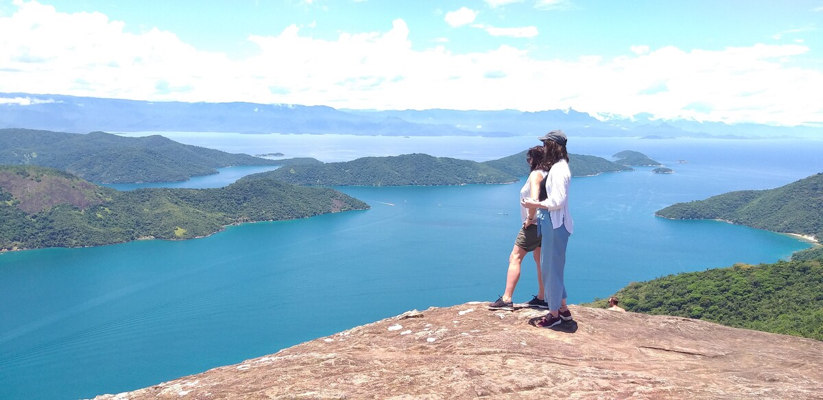 Saco do Mamanguá: Hike, Peak, and Beach