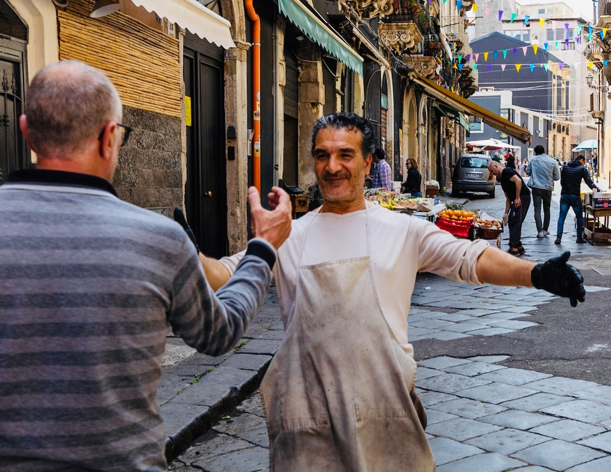 Entdecken Sie die Geschichte und das Streetfood von Catania