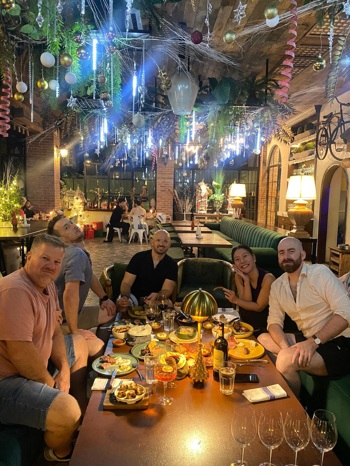 Makati Bar Hopping and Pub Crawl Experience