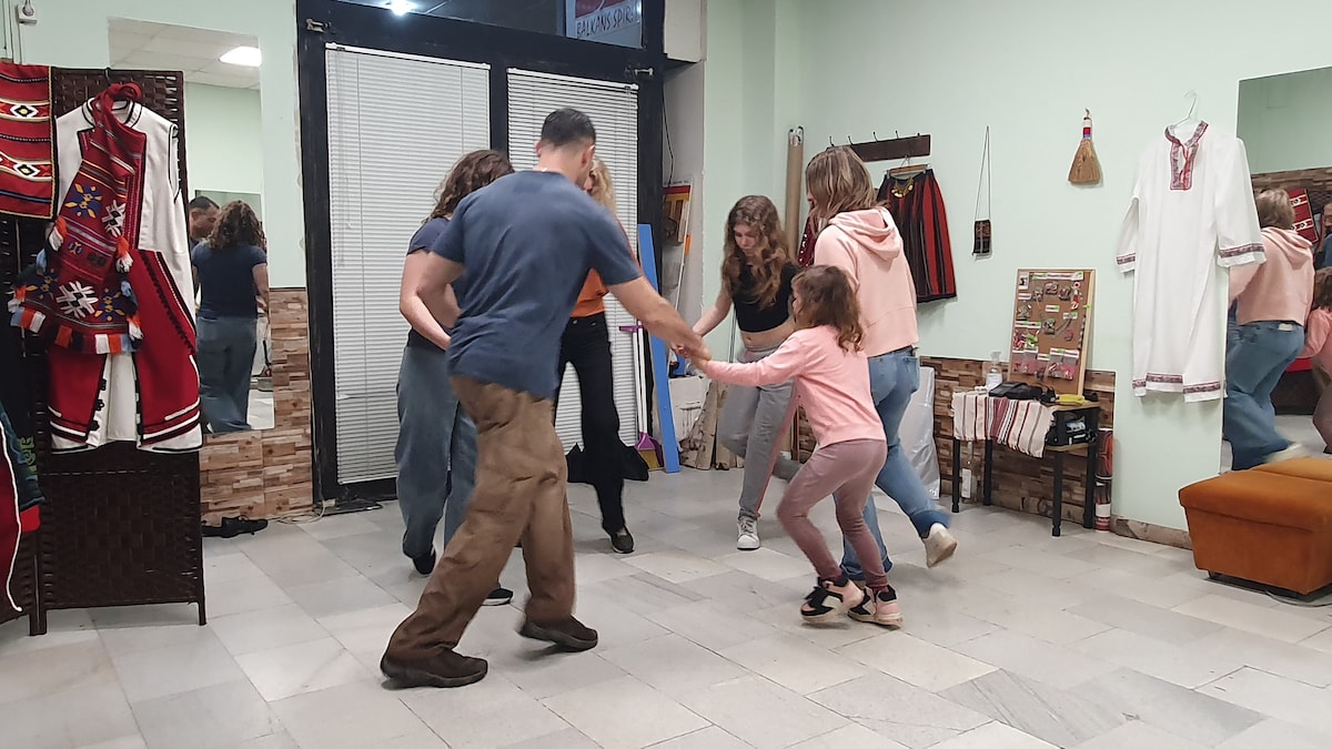 Discover Bulgaria through dance