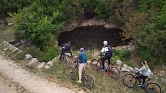 Paseo en bici eléctrica con cata de vino y aceite de oliva